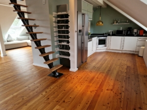 Dielenboden nach der Reinigung und Aufbereitung mit neuem Parkett-Öl in München Schwabing