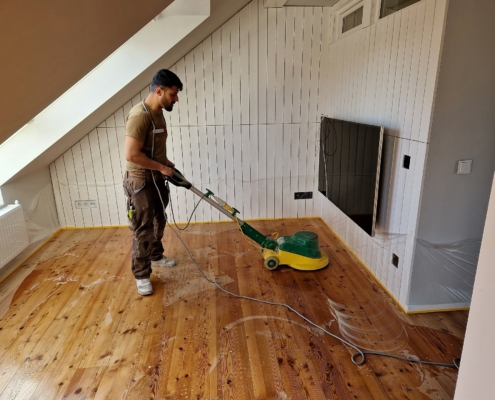 parkettreinigung münchen in einem schwabinger loft mit dielenparkett aus kiefer, referenzprojekte firma bodenfein bodenleger münchen